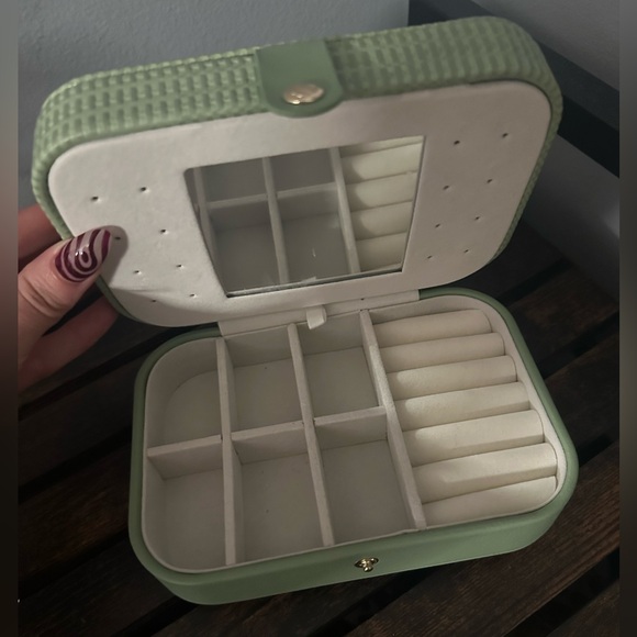 Small Travel Jewelry Organizer - Picture 4 of 5